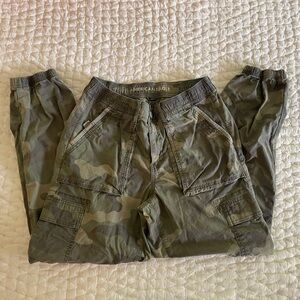 AE Stretch High-Waisted Baggy snappy stretch
Cargo Jogger sz 4 sold separately